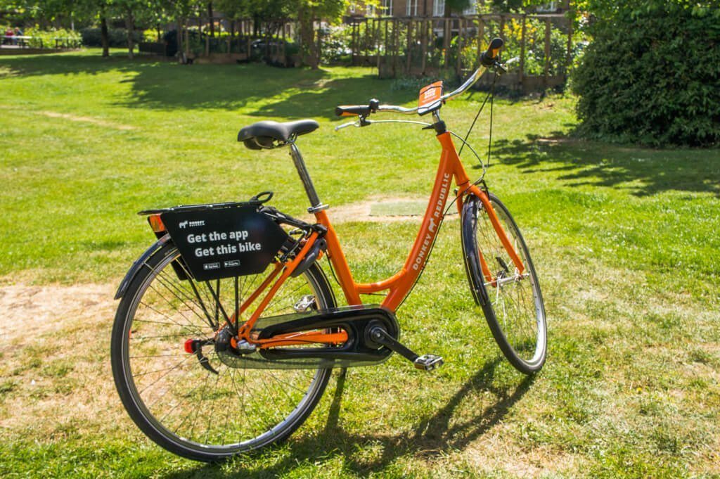 Fietsen in Londen met Donkey Republic 24/7 Fietshuur || The London Tester