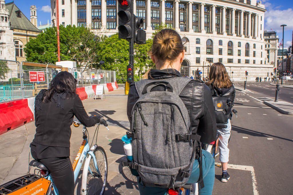Fietsen in Londen met Donkey Republic 24/7 Fietshuur || The London Tester