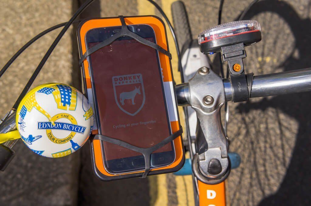 Fietsen in Londen met Donkey Republic 24/7 Fietshuur || The London Tester