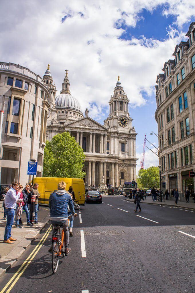 Fietsen in Londen met Donkey Republic 24/7 Fietshuur || The London Tester