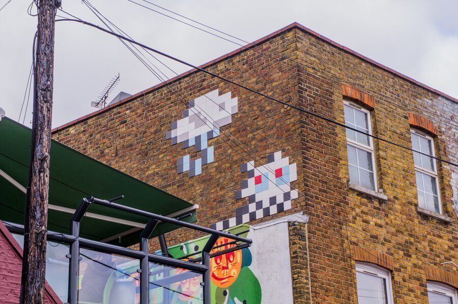 Invader - 10x street artists uit Londen die je niet wilt missen || The London Tester