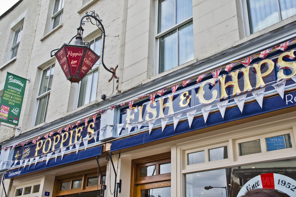 Poppie's Londen: Dé Originele Fish & Chips Zaak! || The London Tester