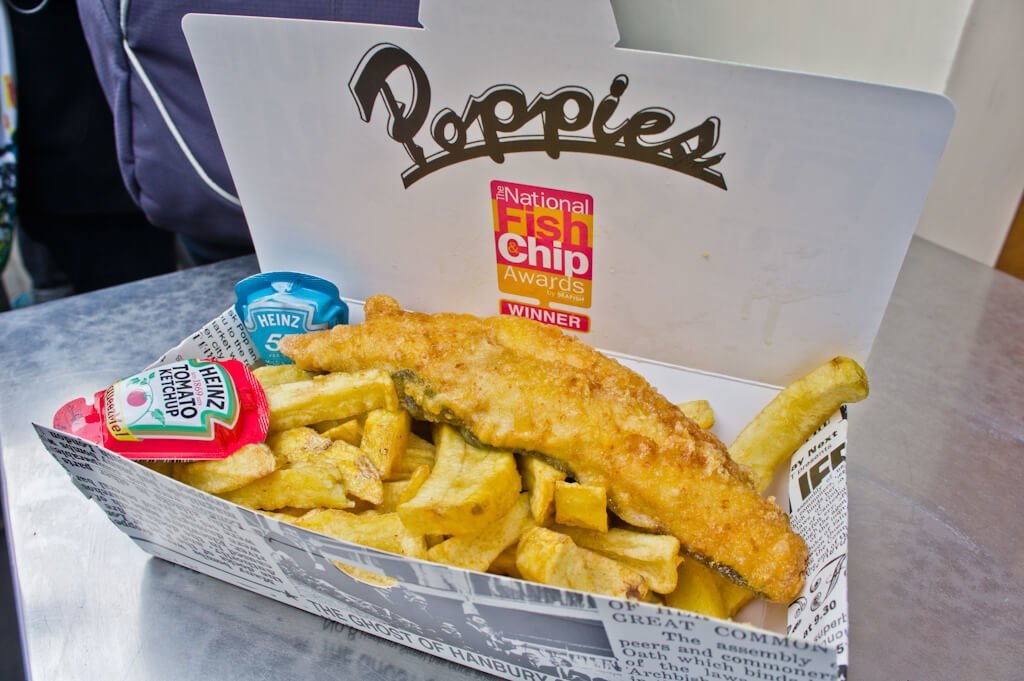 Poppie's Londen: Dé Originele Fish & Chips Zaak! || The London Tester
