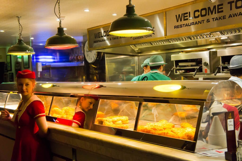 Poppie's Londen: Dé Originele Fish & Chips Zaak! || The London Tester