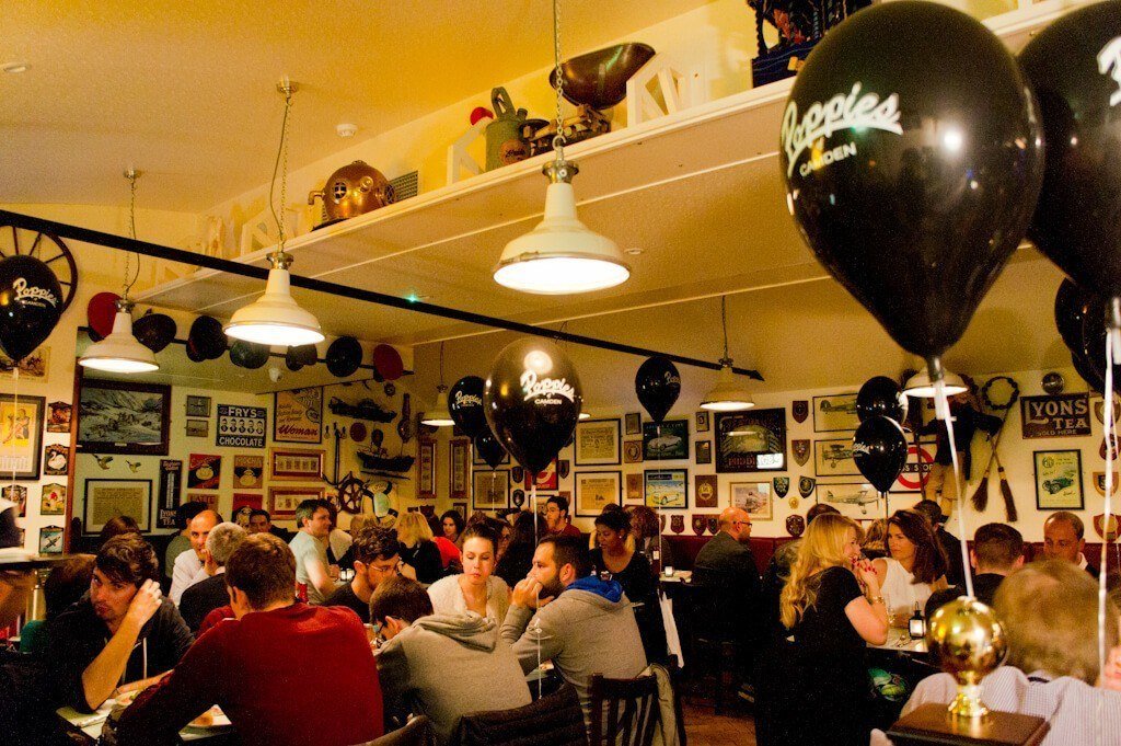 Poppie's Londen: Dé Originele Fish & Chips Zaak! || The London Tester