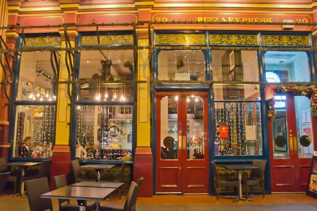 PizzaExpress Leadenhall Londen: Tijd voor een Pizza Feestje! || The London Tester