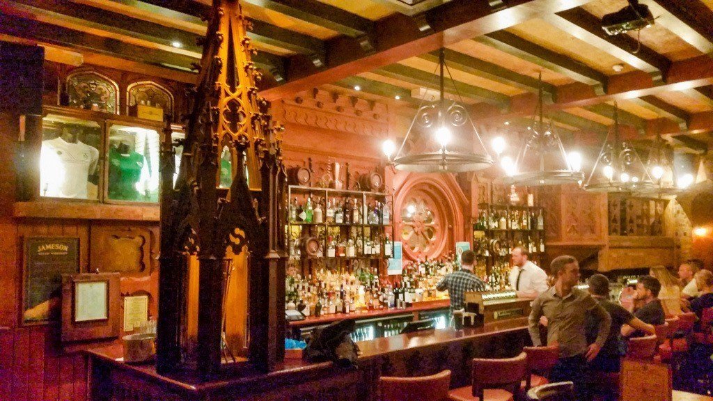 Waxy O'Connor's Londen: Ierse Pub met Boom in de wijk Soho || The London Tester