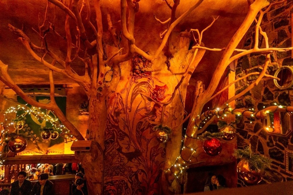 Waxy O'Connor's Londen: Ierse Pub met Boom in de wijk Soho || The London Tester