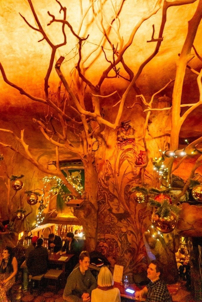Waxy O'Connor's Londen: Ierse Pub met Boom in de wijk Soho || The London Tester