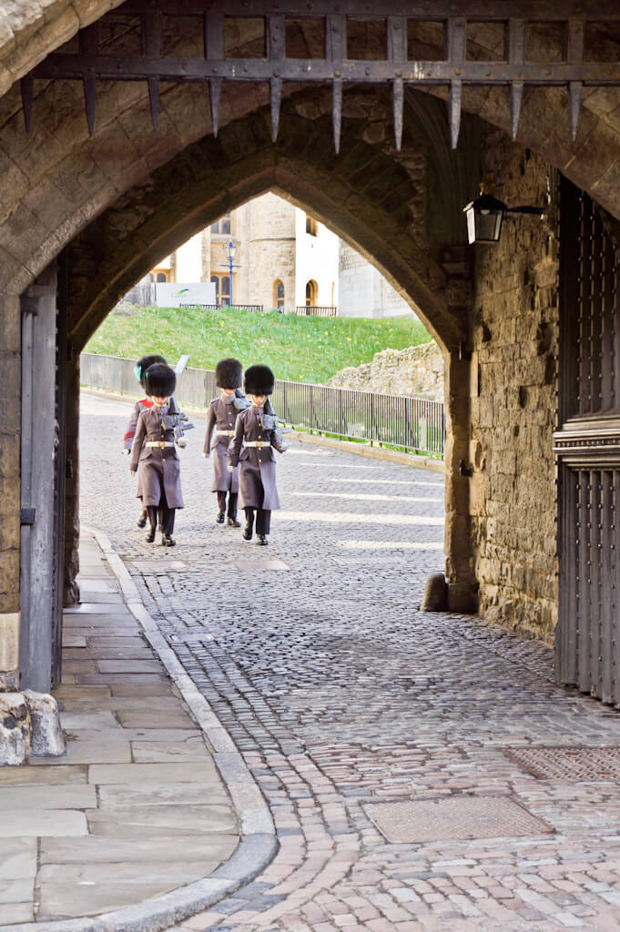Bezoek de Tower of London en Ontbijt met de Raven! || The London Tester