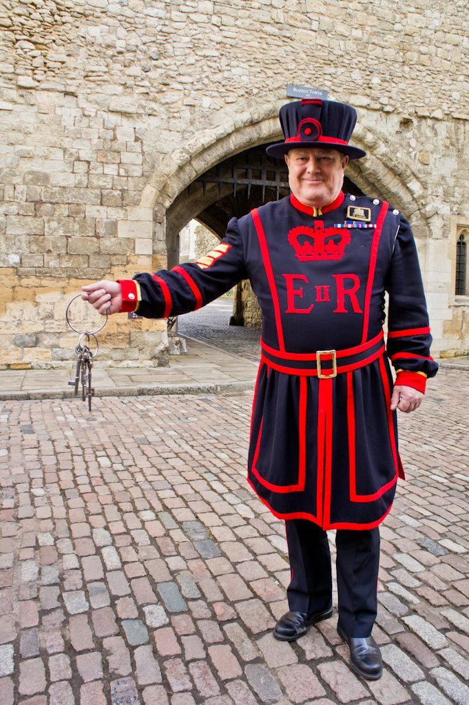 Bezoek de Tower of London en Ontbijt met de Raven! || The London Tester
