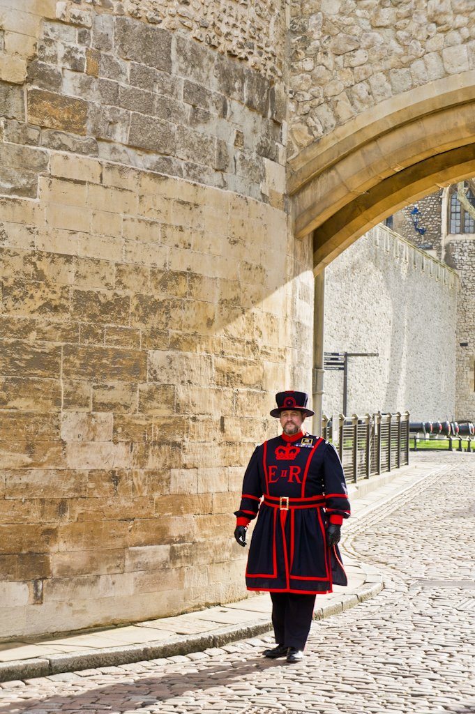 Bezoek de Tower of London en Ontbijt met de Raven! || The London Tester