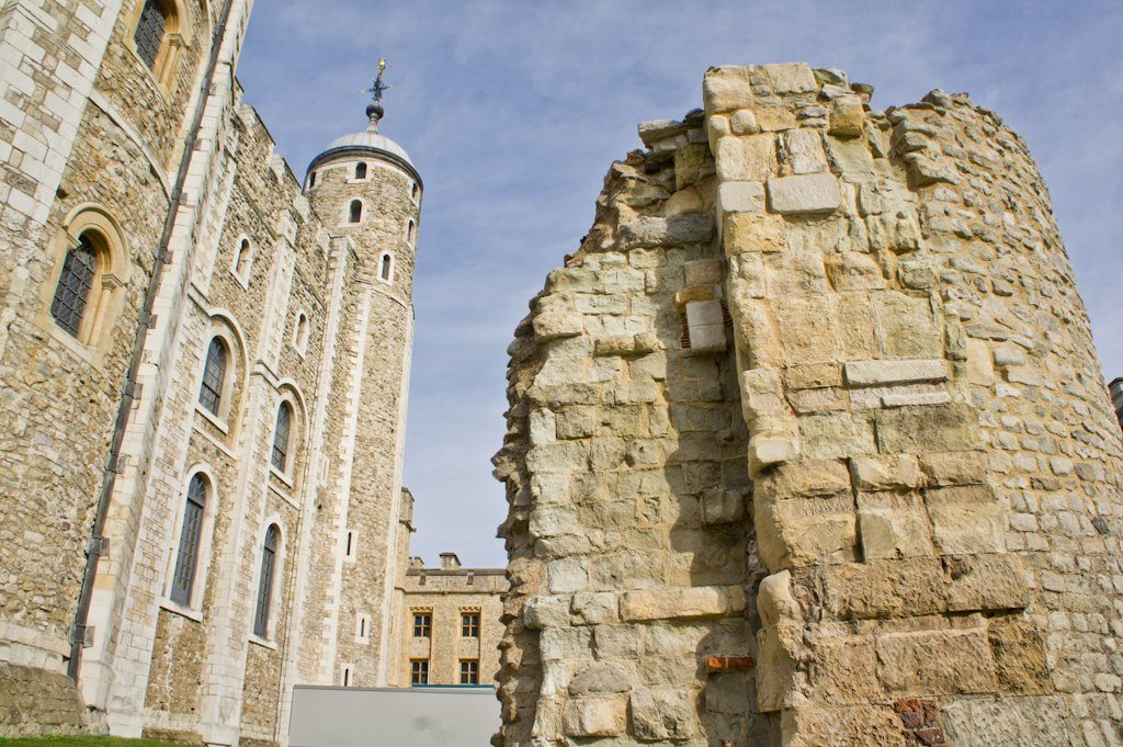 Bezoek de Tower of London en Ontbijt met de Raven! || The London Tester