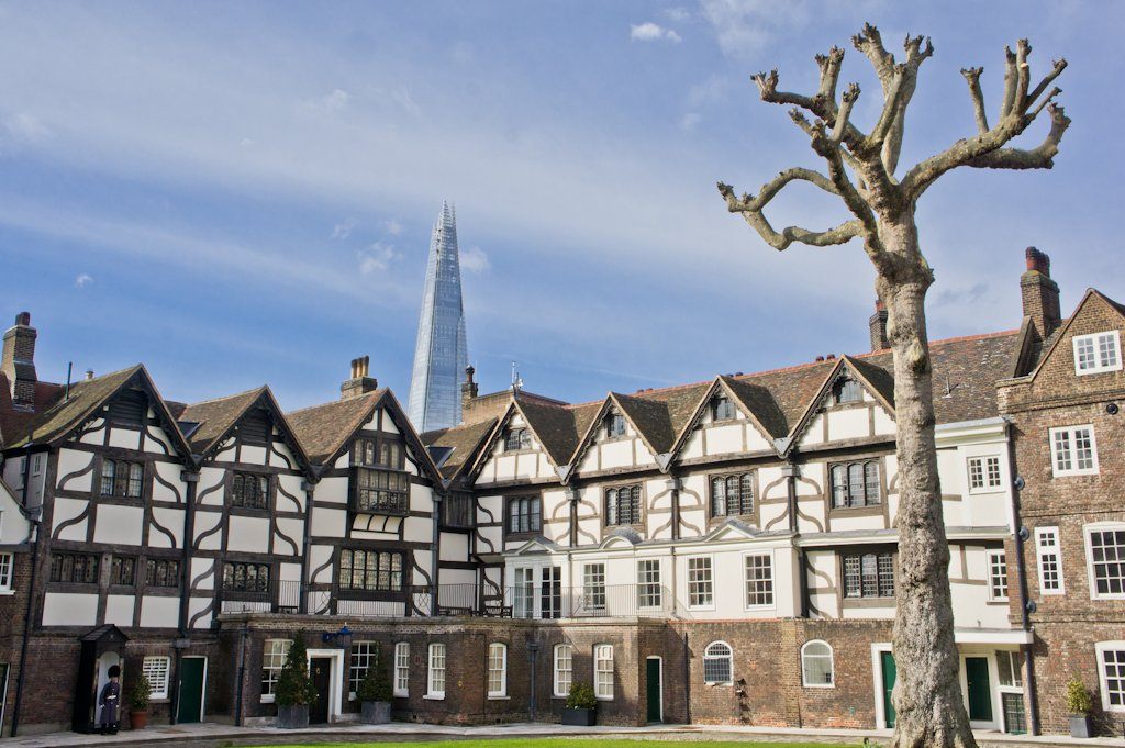 Bezoek de Tower of London en Ontbijt met de Raven! || The London Tester
