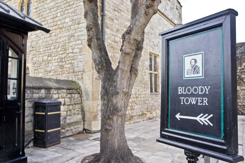 Bezoek de Tower of London en Ontbijt met de Raven! || The London Tester