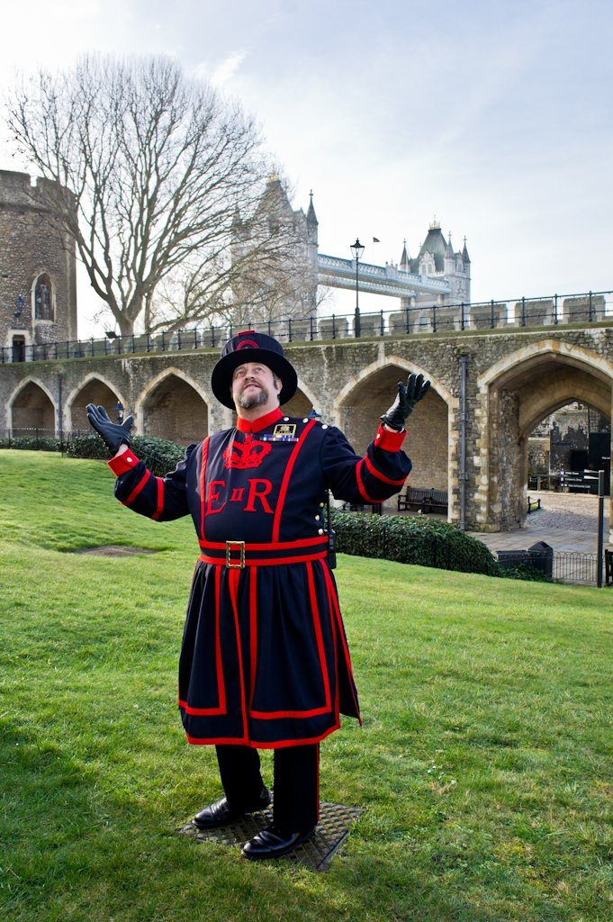 Bezoek de Tower of London en Ontbijt met de Raven! || The London Tester