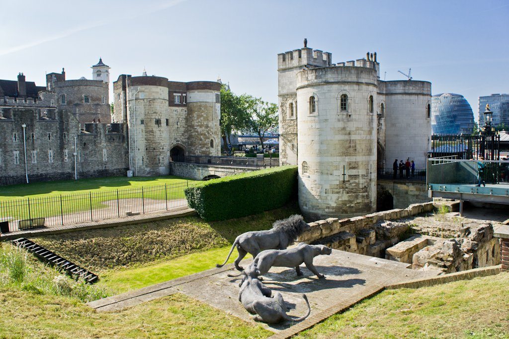Bezoek de Tower of London en Ontbijt met de Raven! || The London Tester