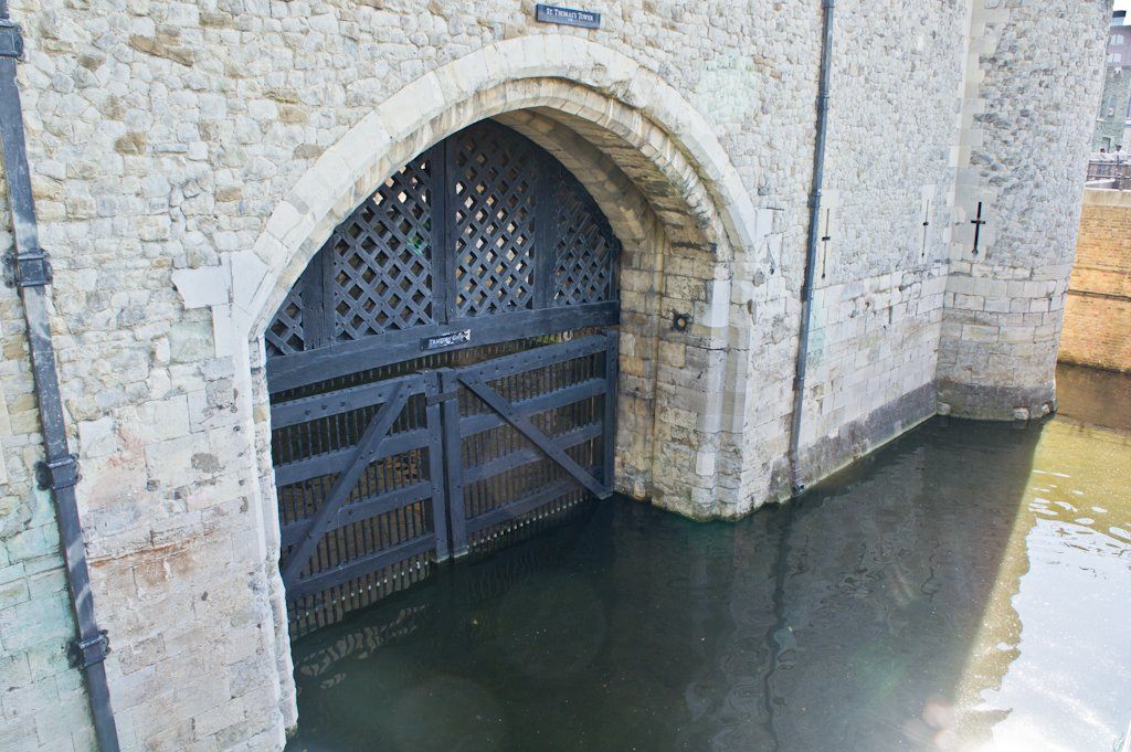 Bezoek de Tower of London en Ontbijt met de Raven! || The London Tester