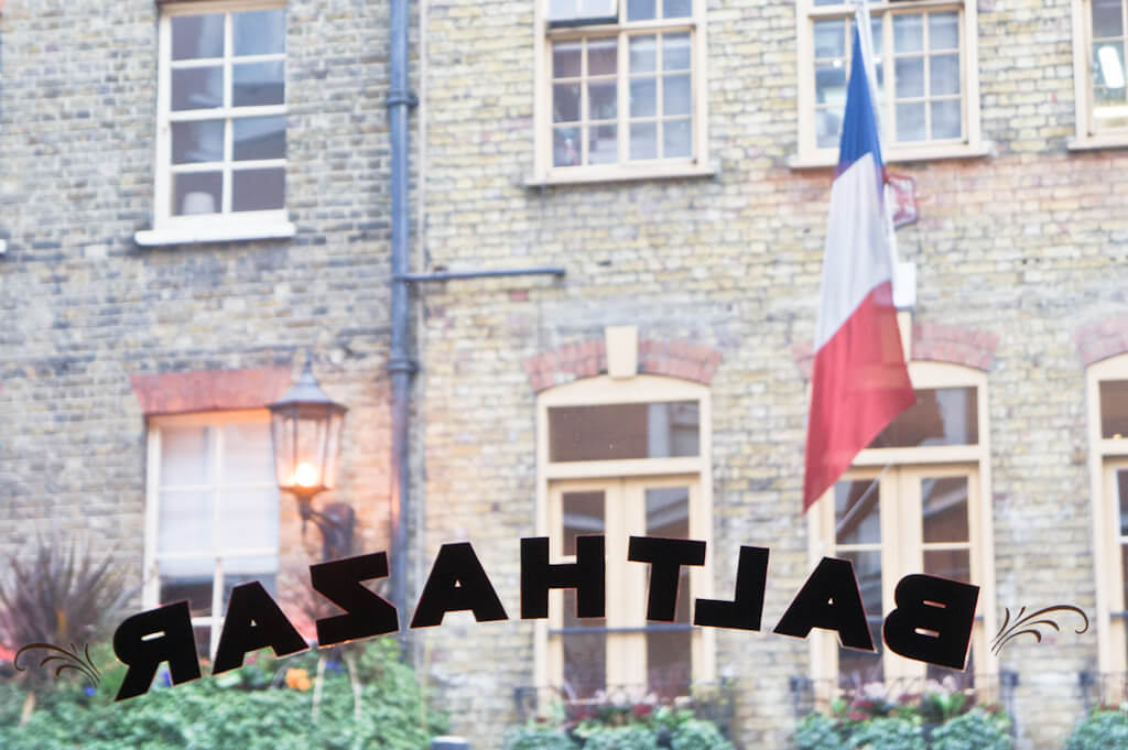 Goedkope High Tea in Londen: FlowerBX Afternoon Tea bij Balthazar, Covent Garden || The London Tester