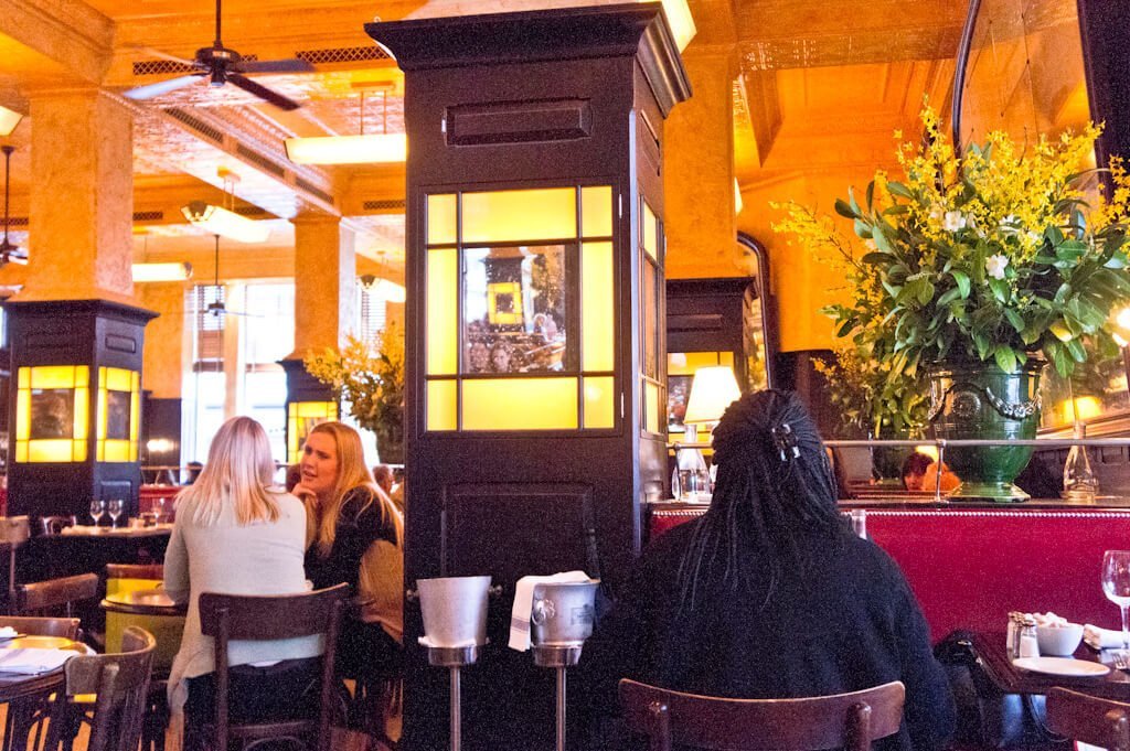 Goedkope High Tea in Londen: FlowerBX Afternoon Tea bij Balthazar, Covent Garden || The London Tester