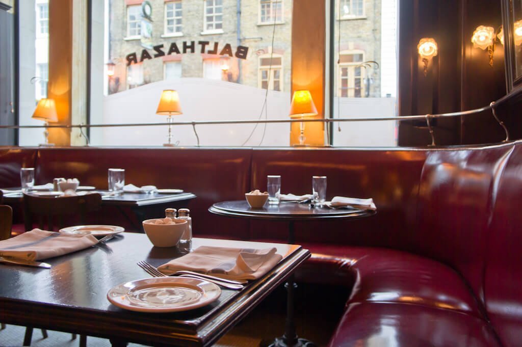 Goedkope High Tea in Londen: FlowerBX Afternoon Tea bij Balthazar, Covent Garden || The London Tester