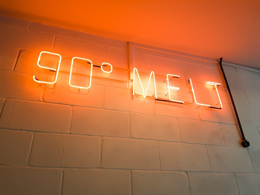 90 Degree Melt Londen: Vegan & Vegetarische Amerikaanse Diner in Mile End || The London Tester