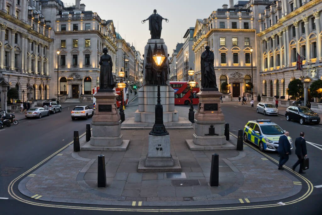 1 Pond Bustour Londen? Jazeker! Megabus Lanceert Nieuwe Sightseeing Route || The London Tester