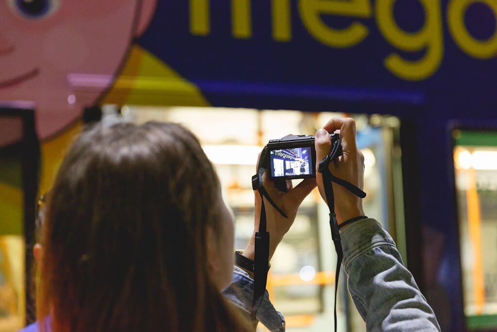 1 Pond Bustour Londen? Jazeker! Megabus Lanceert Nieuwe Sightseeing Route || The London Tester