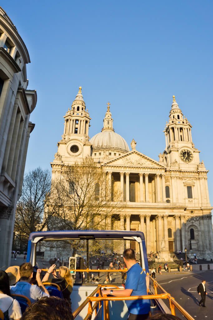 1 Pond Bustour Londen? Jazeker! Megabus Lanceert Nieuwe Sightseeing Route || The London Tester