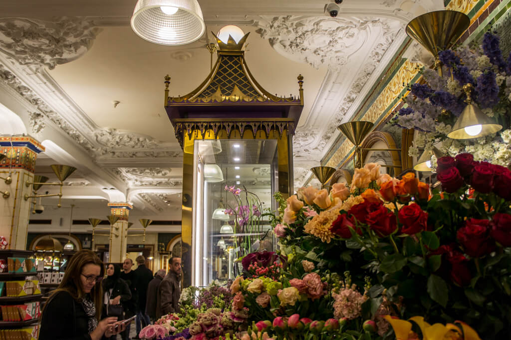 De Wondere Wereld van Harrods in Londen Bezoeken || The London Tester