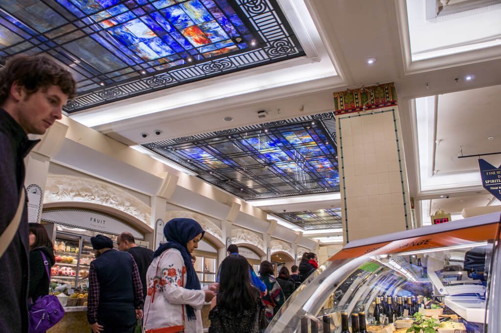 De Wondere Wereld van Harrods in Londen Bezoeken || The London Tester