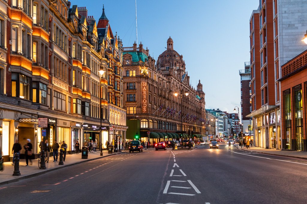 De Wondere Wereld van Harrods in Londen Bezoeken || The London Tester