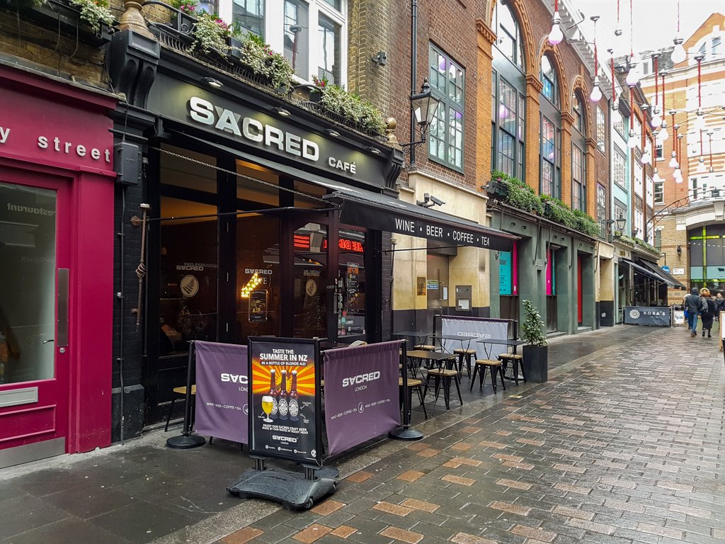 SACRED Café Londen: Nieuw-Zeelands Café aan Carnaby Street in de Wijk Soho
