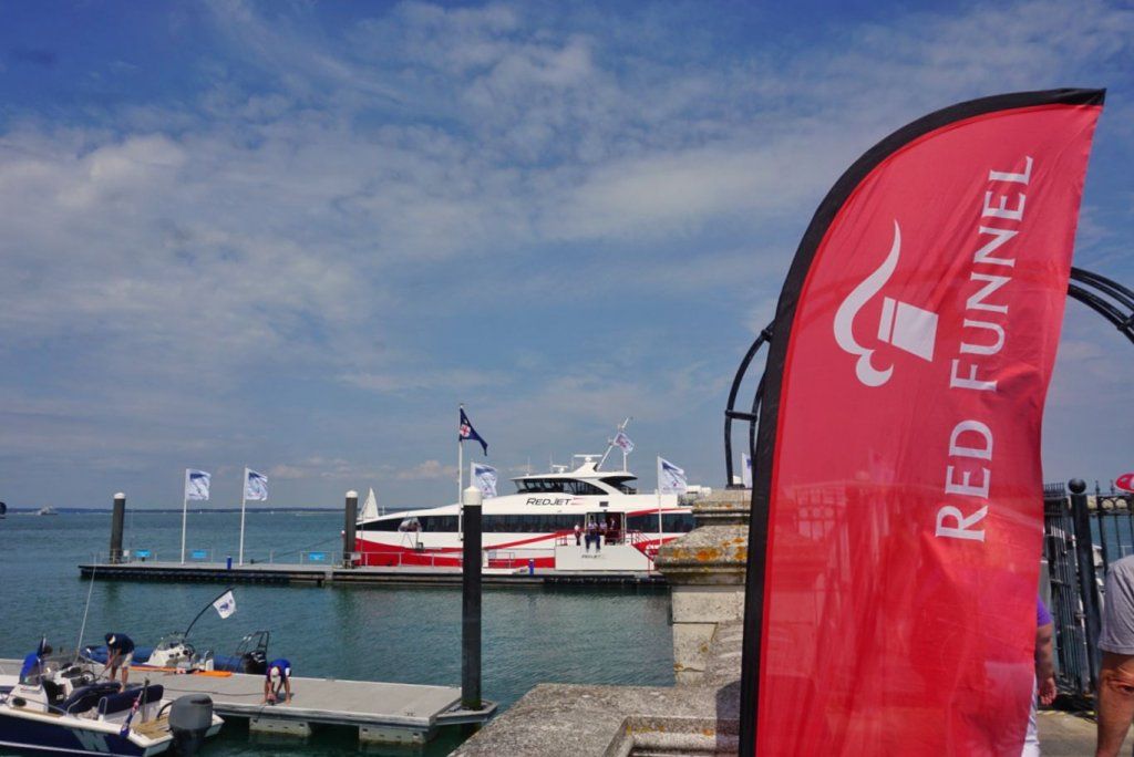 Red Funnel Lanceert Nieuwe Hi-Speed Ferry Naar Isle of Wight in Engeland || The London Tester