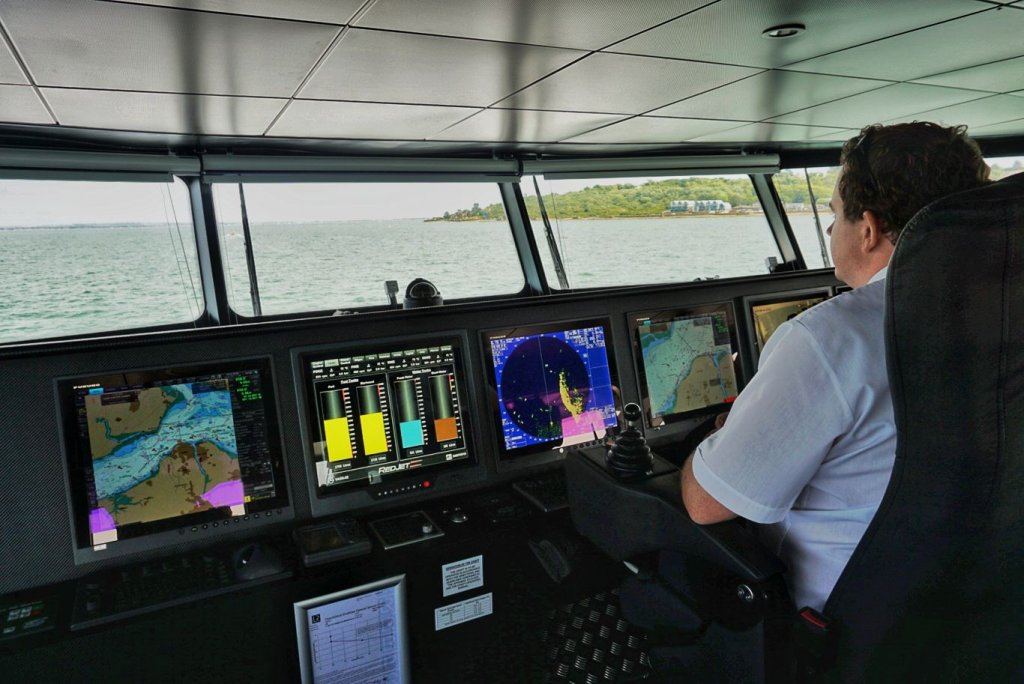 Red Funnel Lanceert Nieuwe Hi-Speed Ferry Naar Isle of Wight in Engeland || The London Tester