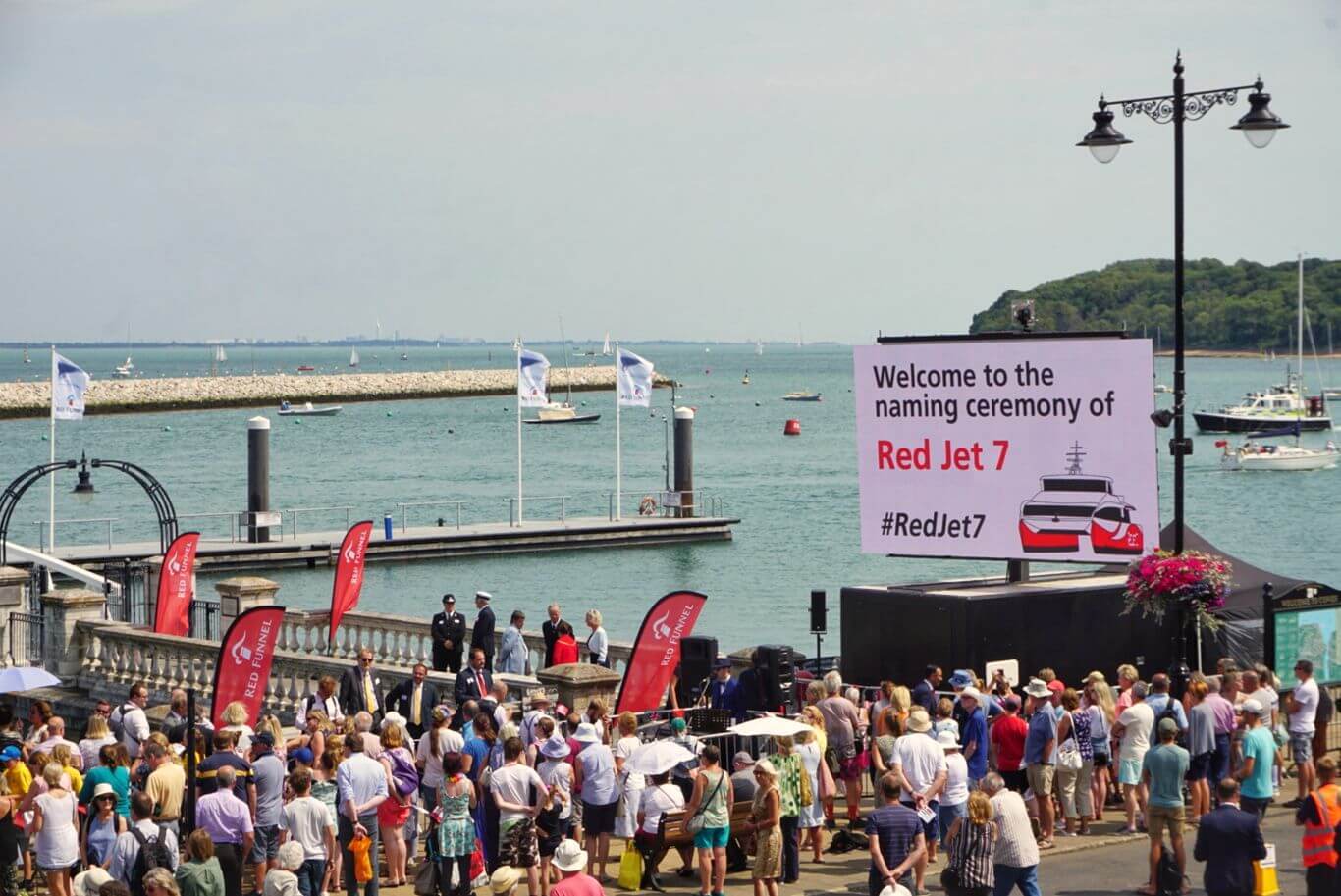 Red Funnel Lanceert Nieuwe Hi-Speed Ferry Naar Isle of Wight in Engeland || The London Tester