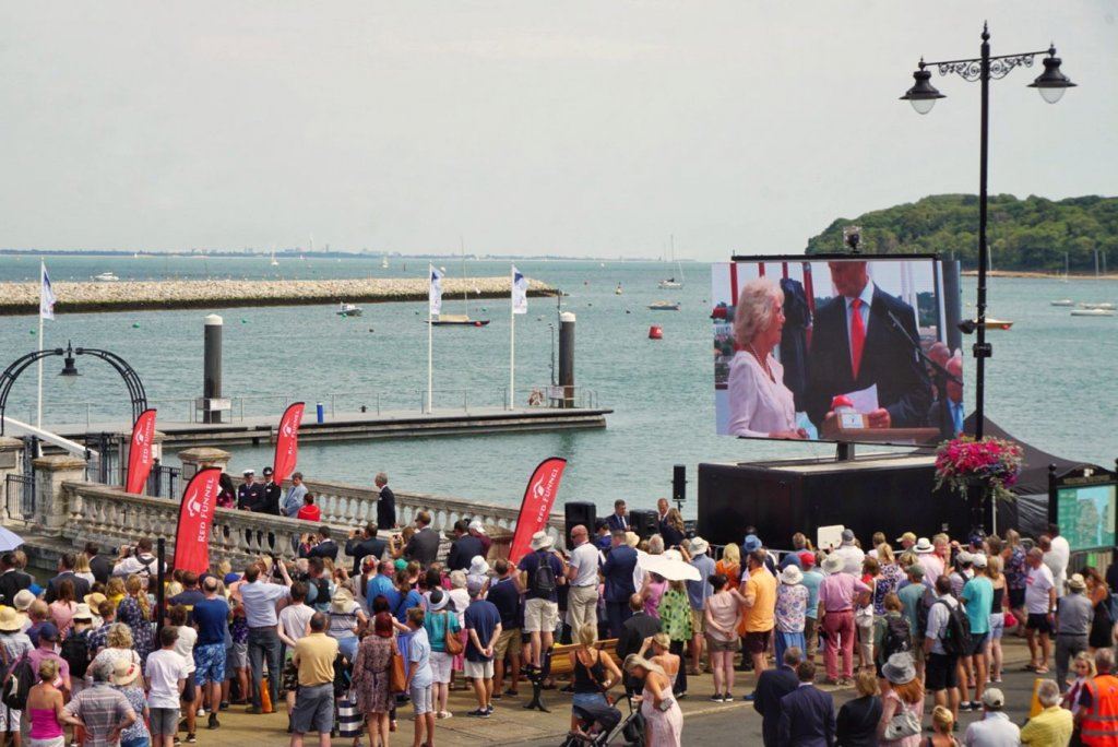 Red Funnel Lanceert Nieuwe Hi-Speed Ferry Naar Isle of Wight in Engeland || The London Tester