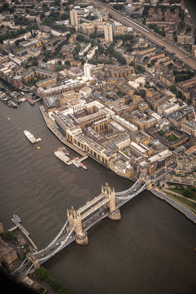 Londen City Airport: Dit Uitzicht Vanuit Het Vliegtuig Wil Je Niet Missen! || The London Tester || #Londen #London #CityAirport #Airport #Vliegveld #Luchthaven #Engeland #England #GreatBritain #GrootBrittannie #Plane #Vliegtuig