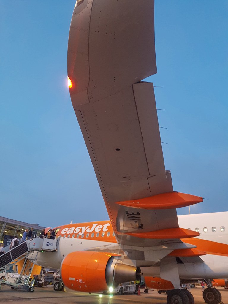 Londen City Airport: Dit Uitzicht Vanuit Het Vliegtuig Wil Je Niet Missen! || The London Tester || #Londen #London #CityAirport #Airport #Vliegveld #Luchthaven #Engeland #England #GreatBritain #GrootBrittannie #Plane #Vliegtuig