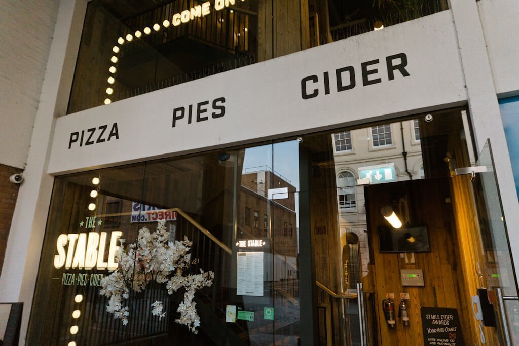 The Stable Exeter (Engeland) - Pizza, Pies en Heel Veel Cider! || The London Tester