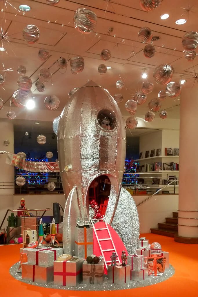 Doen Tijdens Londen Kerstshoppen: Etalages Kijken! || The London Tester || #Londen #Kerst #London #Christmas