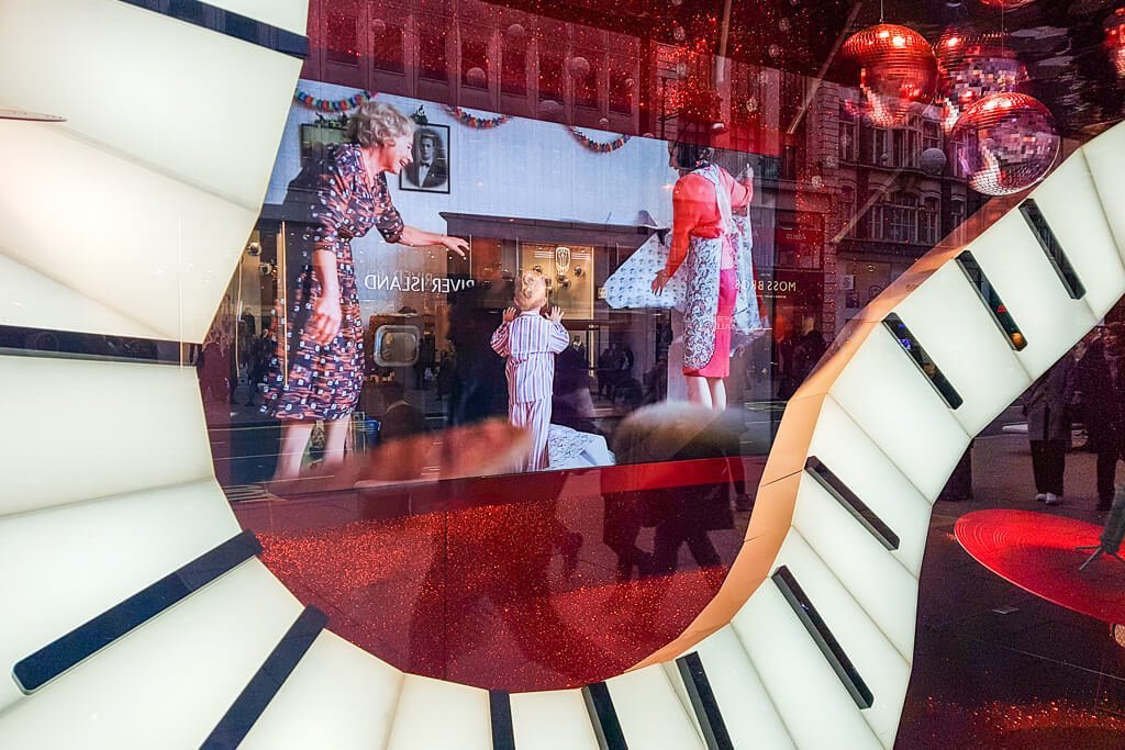 Doen Tijdens Londen Kerstshoppen: Etalages Kijken! || The London Tester || #Londen #Kerst #London #Christmas