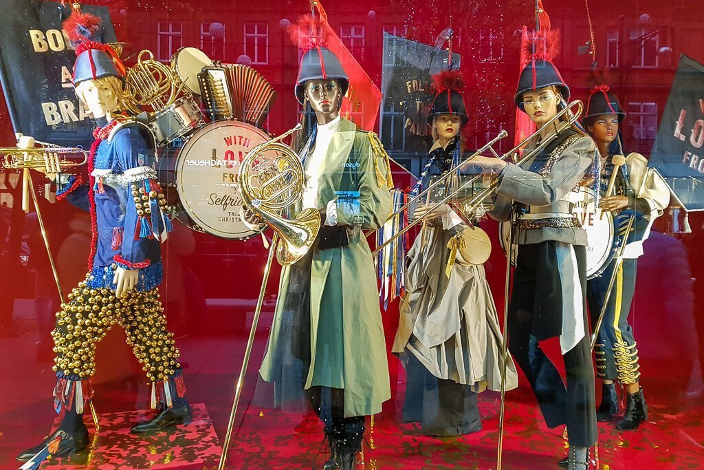 Doen Tijdens Londen Kerstshoppen: Etalages Kijken! || The London Tester || #Londen #Kerst #London #Christmas