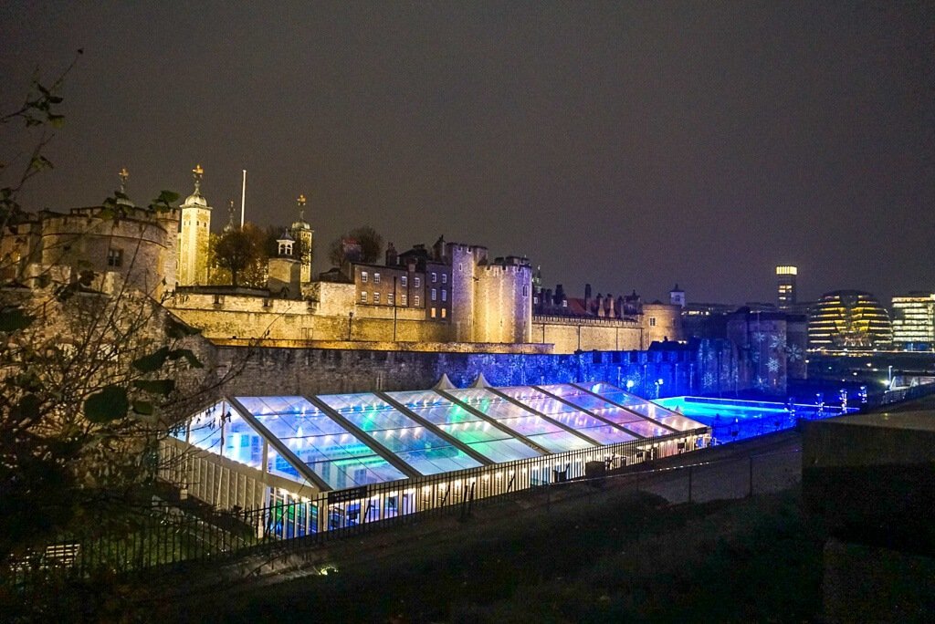 Naar Londen met Kerst? Ga Zeker Schaatsen bij de Tower of London! || The London Tester