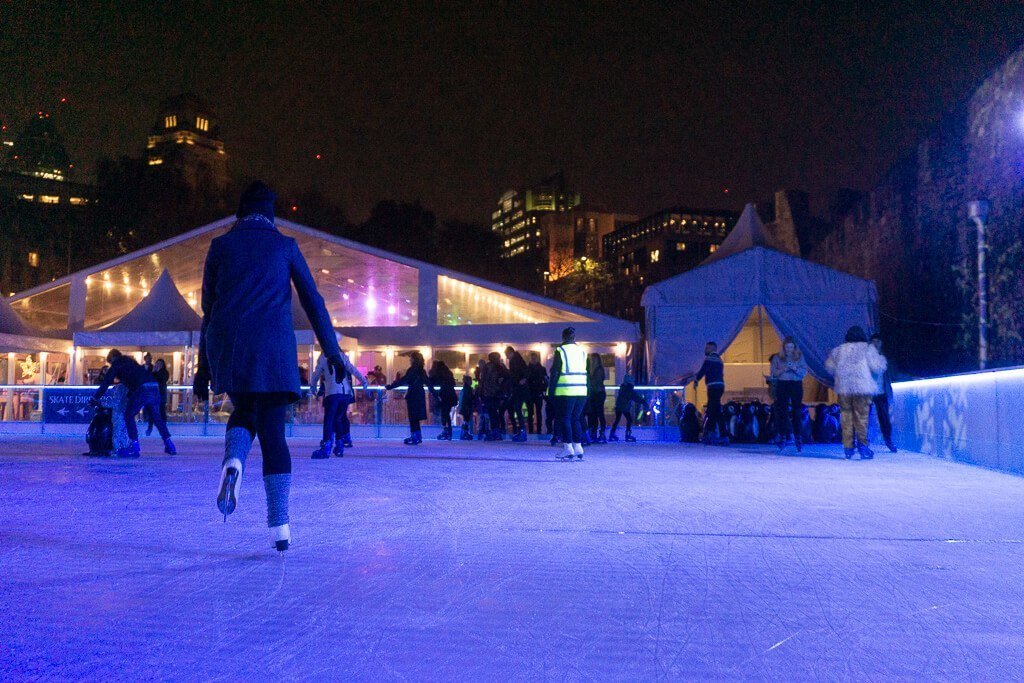 Naar Londen met Kerst? Ga Zeker Schaatsen bij de Tower of London! || The London Tester