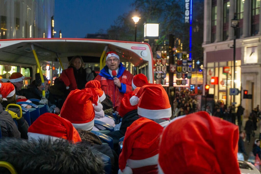 Weekend Londen Kerstreis: Mis de Christmas Lights Tour Niet! || The London Tester || #London #Londen #Christmas #Kerstmis #BusTour #Travel 