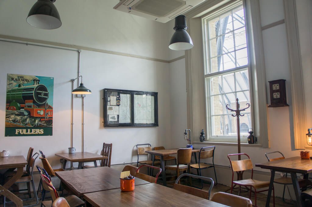 The Parcel Yard Londen: Pub in Voormalig Postsorteerkantoor in de Wijk King's Cross || The London Tester