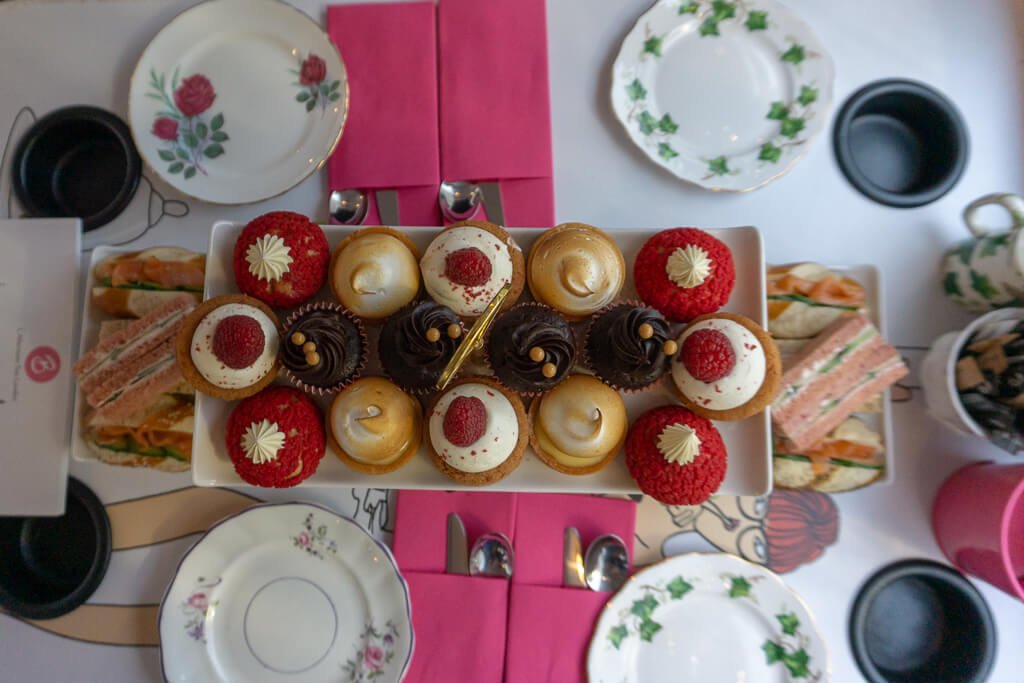 Unieke High Tea Londen: De B Bakery Bus Tour is een Afternoon Tea op een Londense Bus! || The London Tester