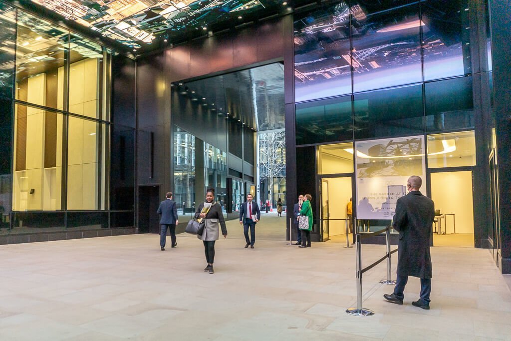 Er is een Nieuw Dakterras in Londen met Prachtig Uitzicht Dat je Zeker Wilt Zien! || The London Tester