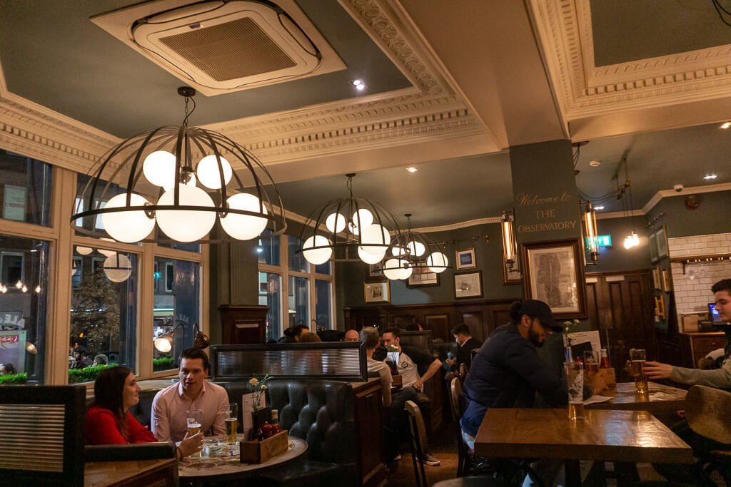 The Astronomer Pub Londen: Sterren kijken Vlak Naast Liverpool Street Station || The London Tester